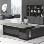 Table De Bureau Exécutif  Avec Plateau Large Et Design Moderne